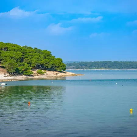 Διαμέρισμα Amazing In With 1 Bedrooms Premantura
